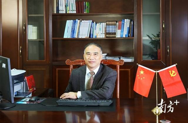 beat365在线中国官网登录入口校长蒋新华。